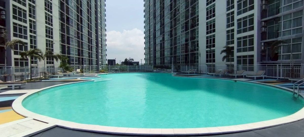 The Twin Tower Jomtien 天台海景泳池