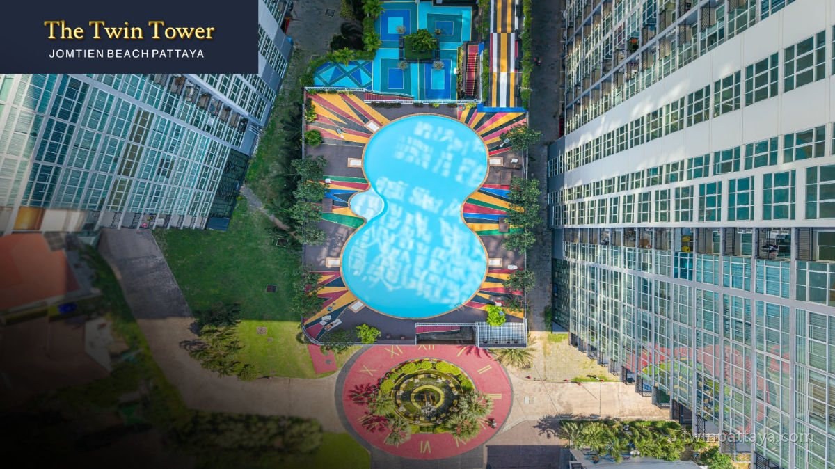 สระว่ายน้ำดาดฟ้ามุมบน The Twin Tower จอมเทียน